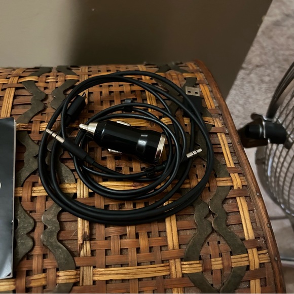 Echo Auto- Hands-free Alexa for car - Picture 8 of 9